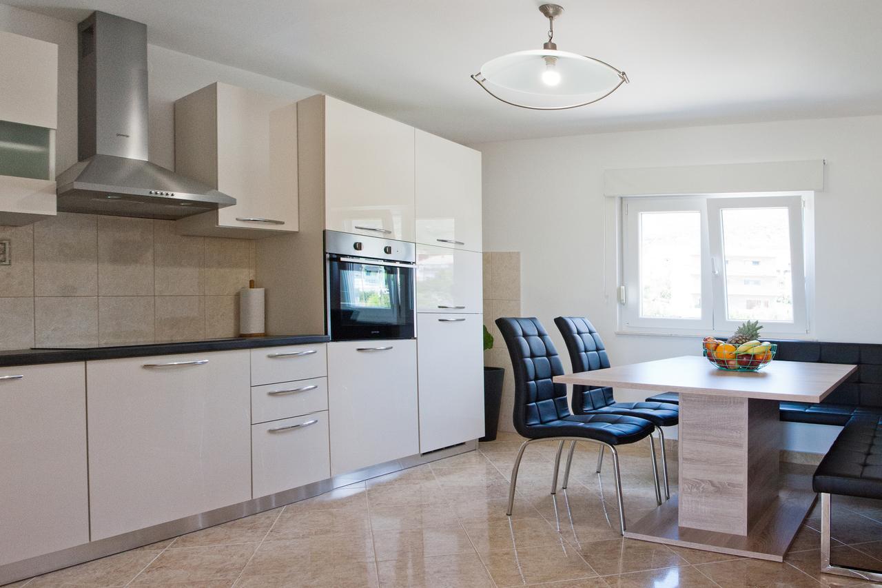 Apartment Noel Kaštela エクステリア 写真